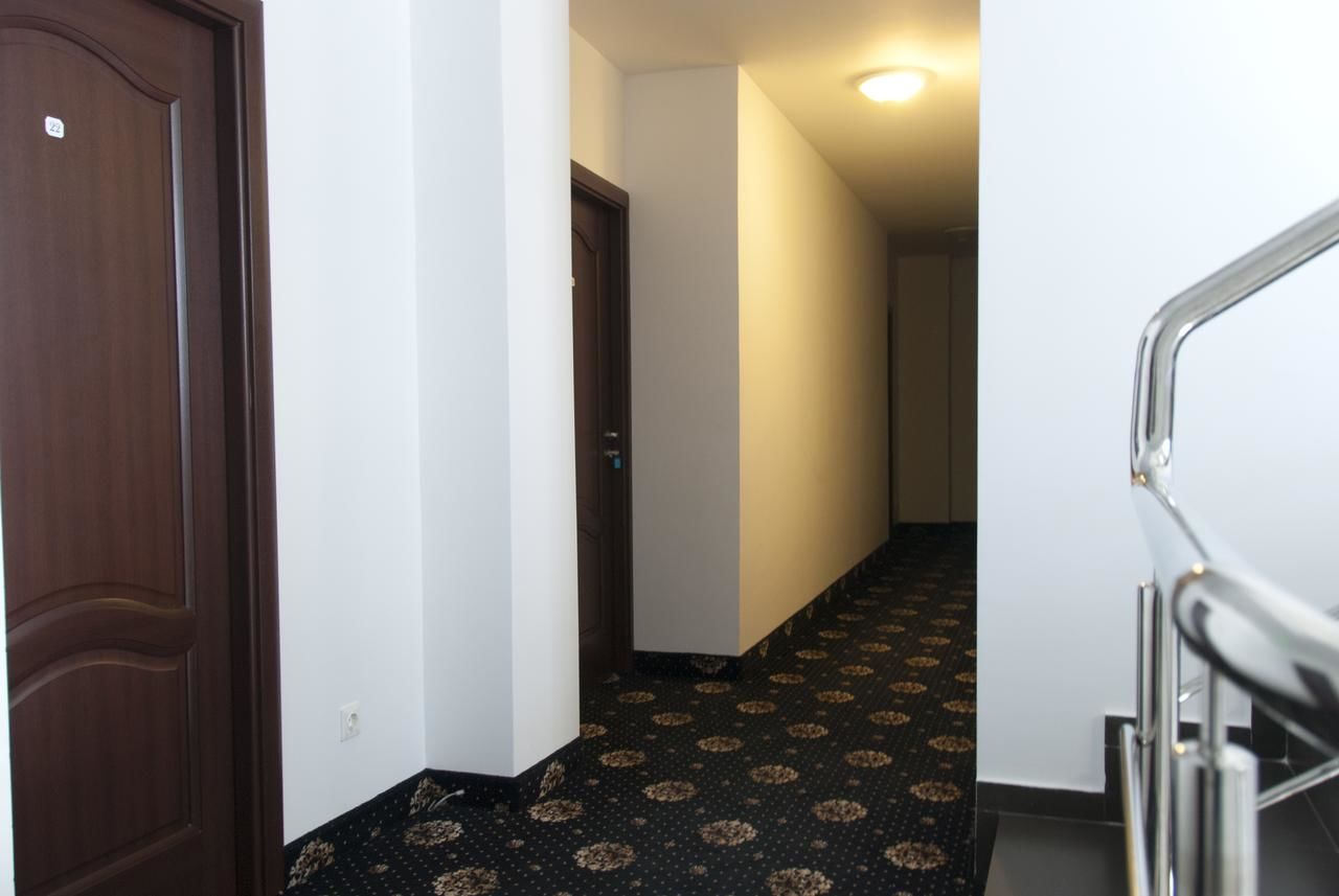 Отель Hotel Cristian Afumaţi-36
